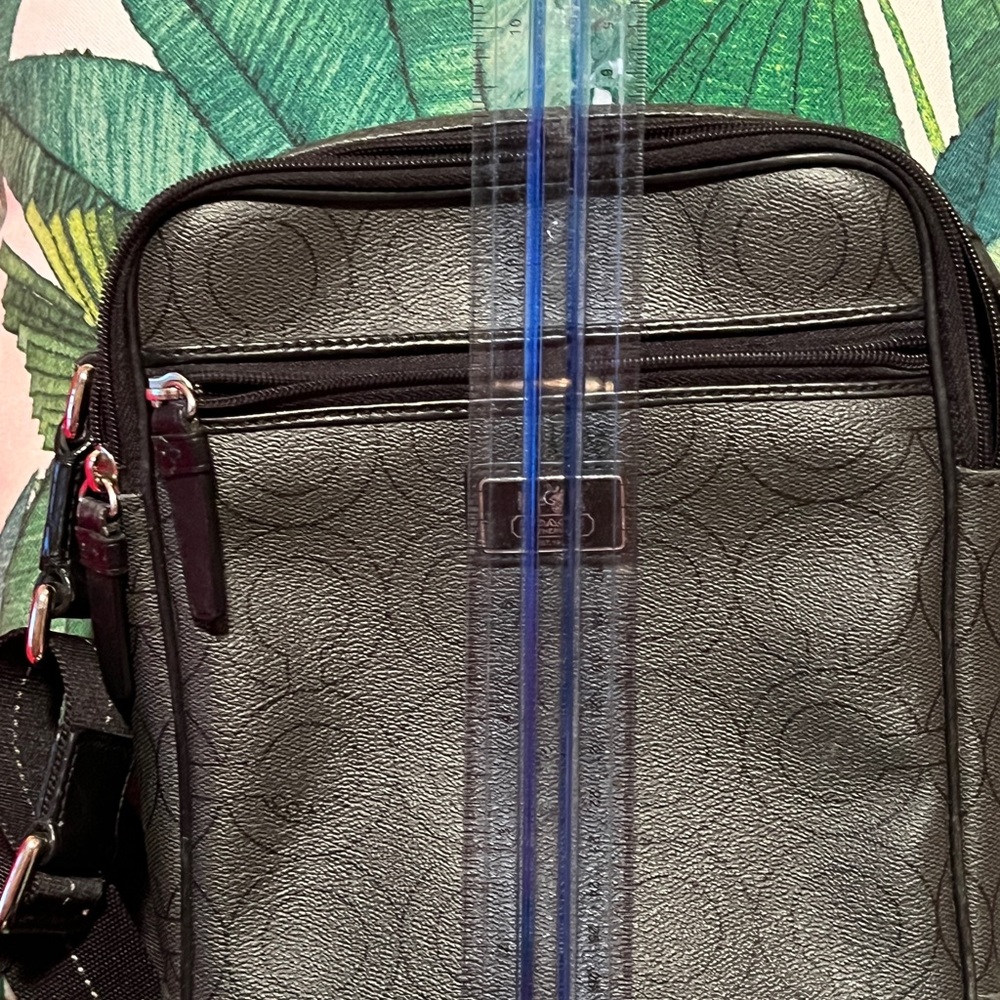 Coach preowned messenger, crossbody, bag Men’s, Women or Unisex. - Picture 13 of 15